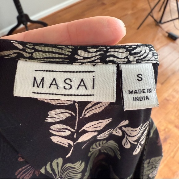 MASAI dark floral satin top size S - Picture 2 of 6